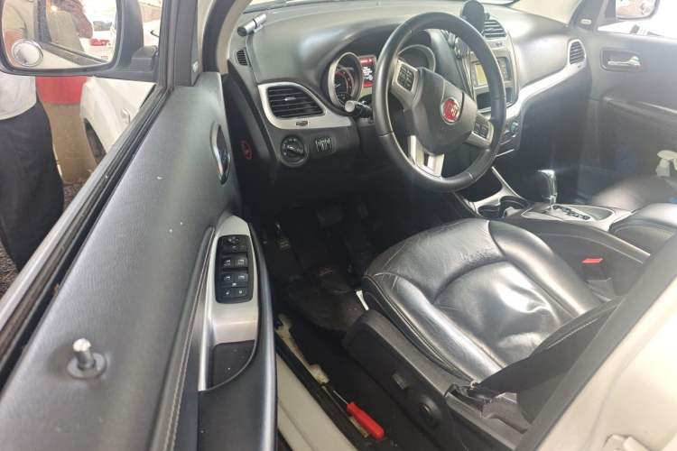 Used Fiat Freemont 2012 2.4L Luxury Edition Driver Seat