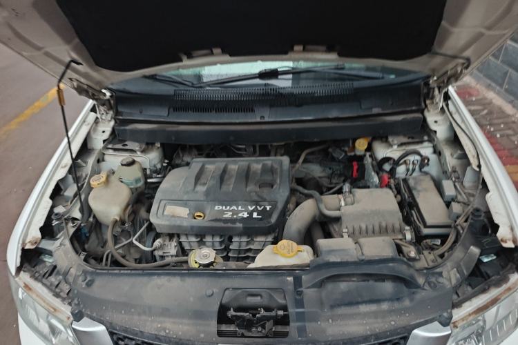 Used Fiat Freemont 2012 2.4L Comfort Edition Engine Bay