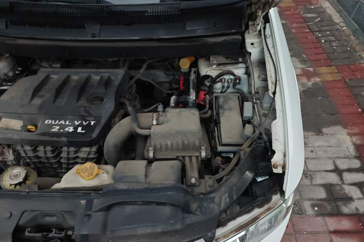 Used Fiat Freemont 2012 2.4L Comfort Edition Engine Bay Left