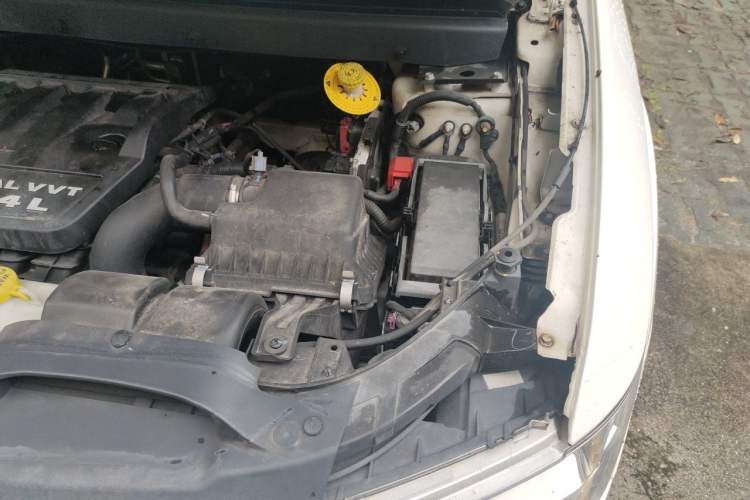 Used Fiat Freemont 2012 2.4L Luxury Edition Engine Bay Left