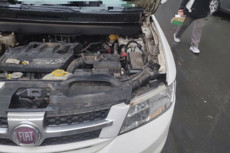Used Fiat Freemont 2012 2.4L Luxury Edition Engine Bay Left