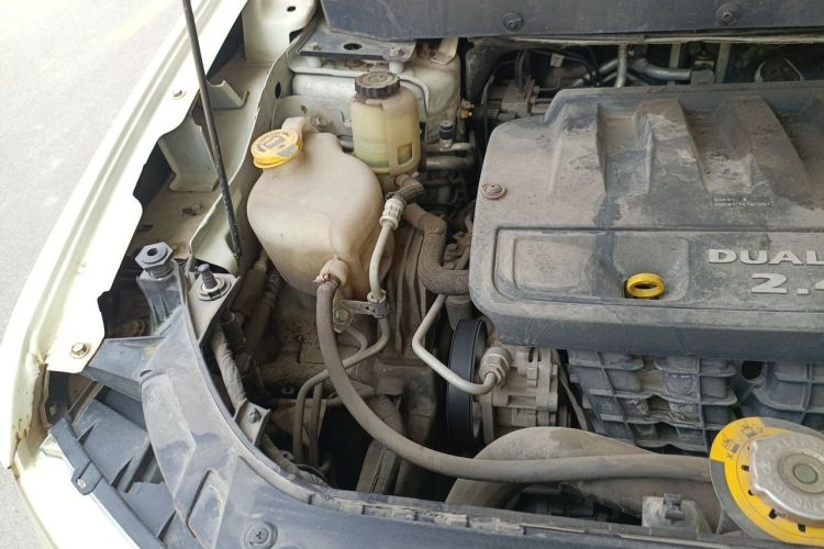 Used Fiat Freemont 2012 2.4L Luxury Edition Engine Bay Right