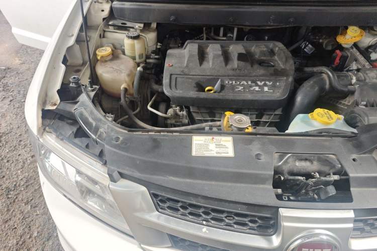 Used Fiat Freemont 2012 2.4L Luxury Edition Engine Bay Right