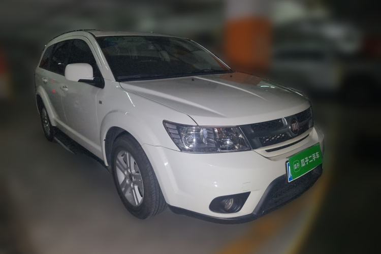 Used Fiat Freemont 2012 2.4L Luxury Edition Exterior 2