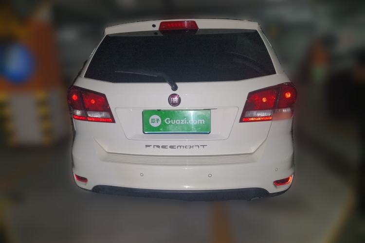 Used Fiat Freemont 2012 2.4L Luxury Edition Exterior 4