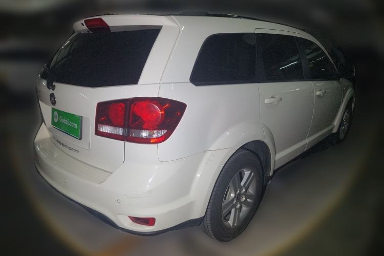 Used Fiat Freemont 2012 2.4L Luxury Edition Exterior 5