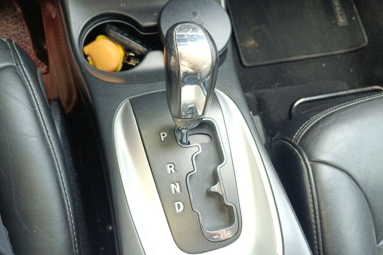 Used Fiat Freemont 2012 2.4L Luxury Edition Gear Lever