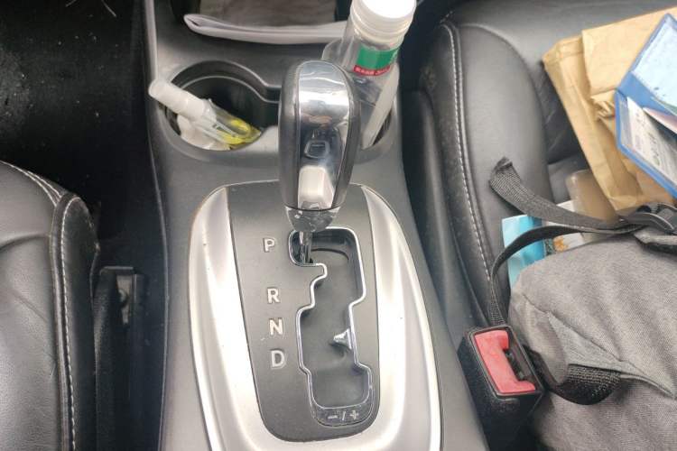 Used Fiat Freemont 2012 2.4L Luxury Edition Gear Lever