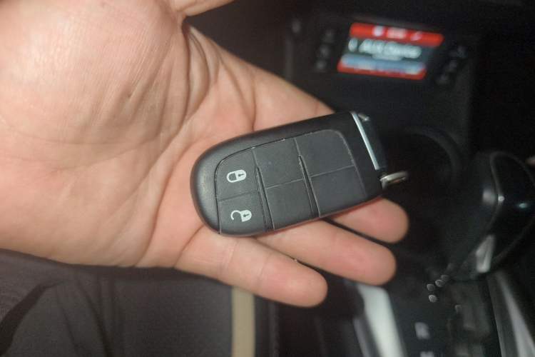 Used Fiat Freemont 2012 2.4L Luxury Edition Interior 1