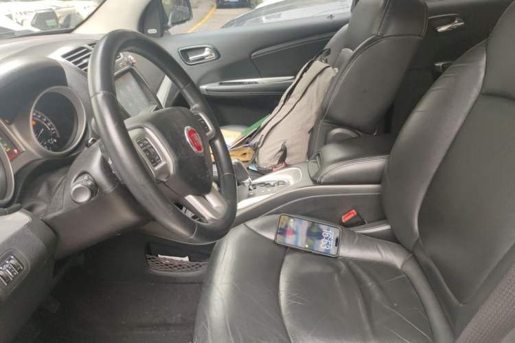 Used Fiat Freemont 2012 2.4L Luxury Edition Left Front Seat