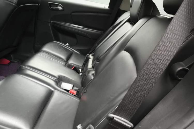 Used Fiat Freemont 2012 2.4L Luxury Edition Left Rear Seat