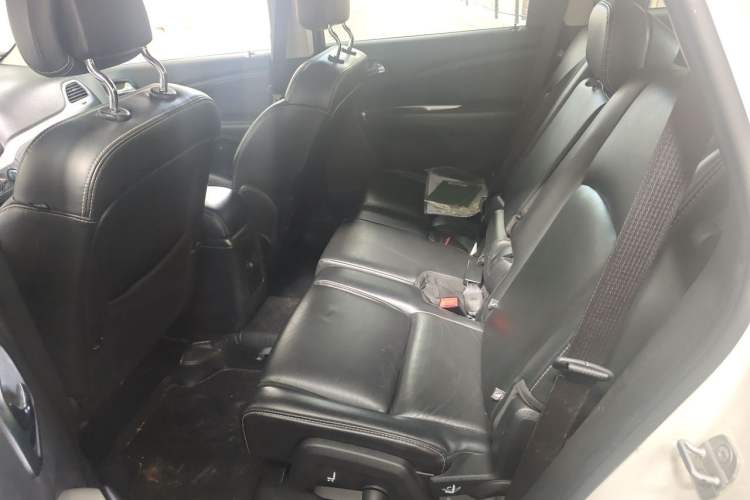 Used Fiat Freemont 2012 2.4L Luxury Edition Left Rear Seat