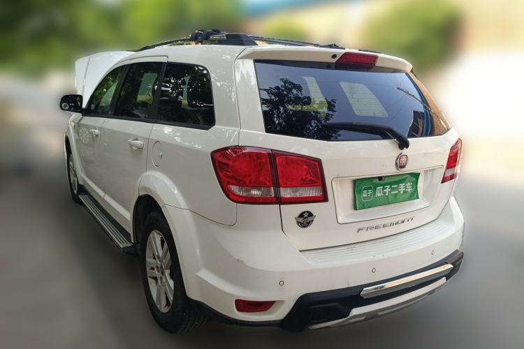 Used Fiat Freemont 2012 2.4L Luxury Edition Rear Left 45 Deg