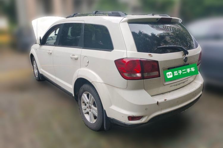 Used Fiat Freemont 2012 2.4L Luxury Edition Rear Left 45 Deg