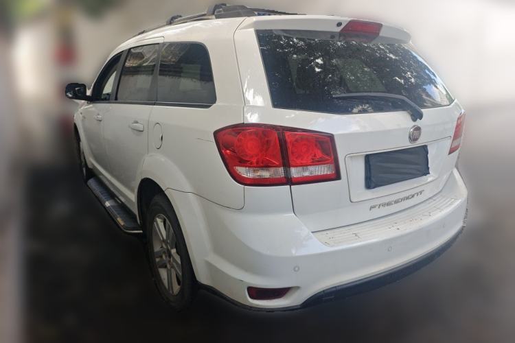 Used Fiat Freemont 2012 2.4L Luxury Edition Rear Left 45 Deg