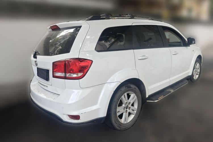 Used Fiat Freemont 2012 2.4L Luxury Edition Rear Right 45 Deg