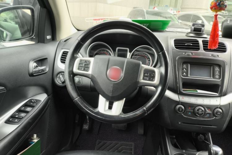 Used Fiat Freemont 2012 2.4L Luxury Edition Steering Wheel