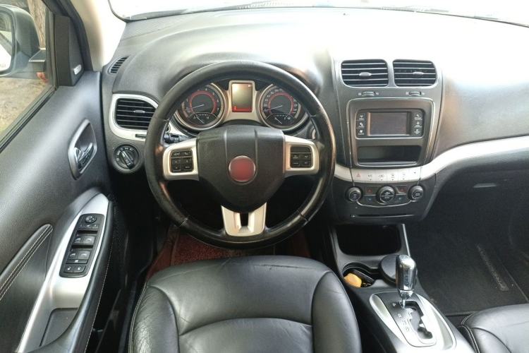 Used Fiat Freemont 2012 2.4L Luxury Edition Steering Wheel