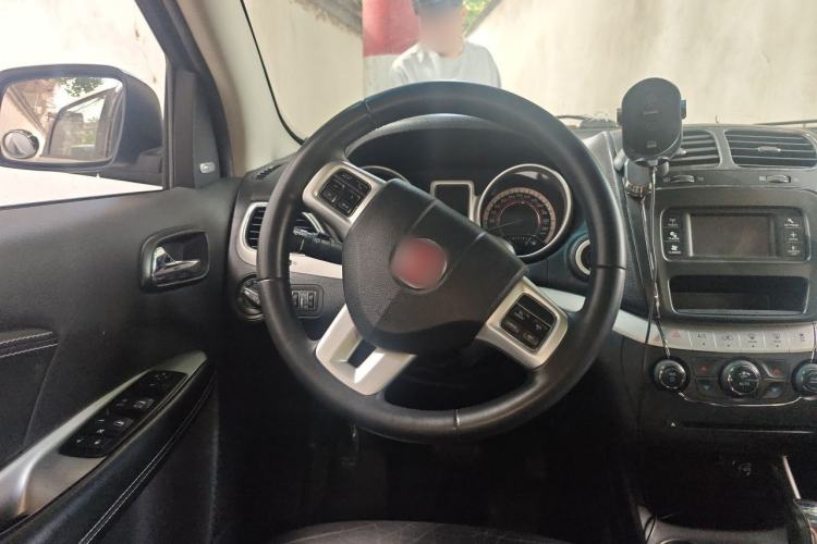 Used Fiat Freemont 2012 2.4L Luxury Edition Steering Wheel