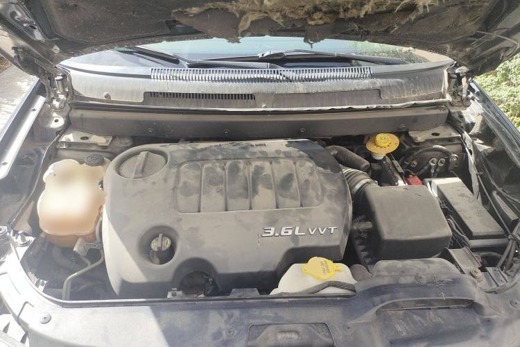 Used Fiat Freemont 2013 3.6L Intelligent All-Wheel-Drive Version Engine Bay