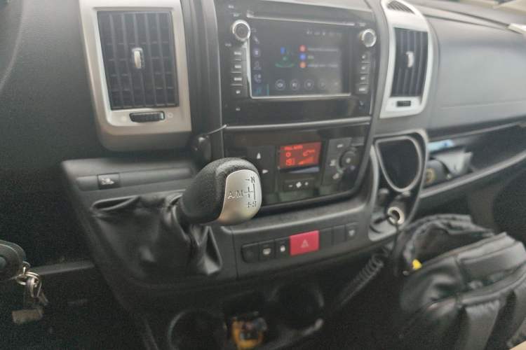 Used Fiat Freemont  Audio And AC Panel
