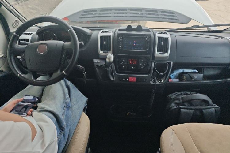 Used Fiat Freemont  Center Console