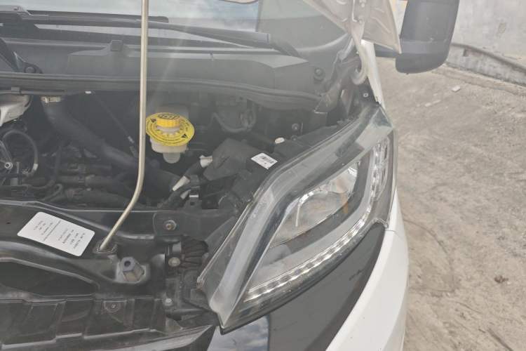 Used Fiat Freemont  Engine Bay Left