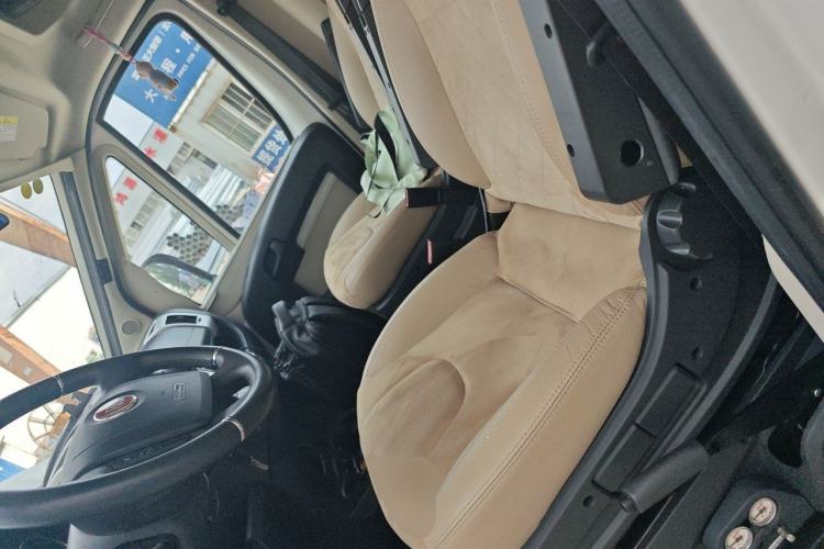 Used Fiat Freemont  Left Front Seat