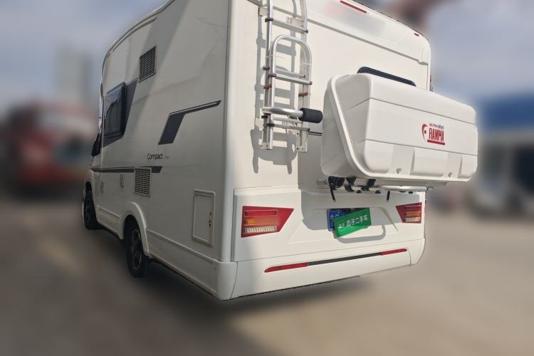 Used Fiat Freemont  Rear Left 45 Deg