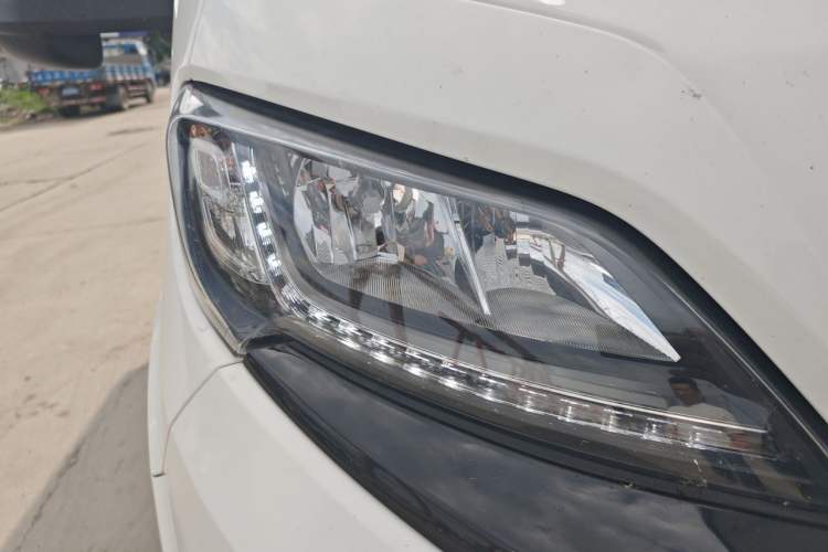 Used Fiat Freemont  Right Front Headlight