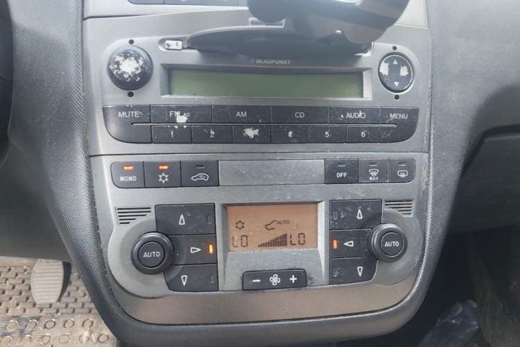 Used Fiat Grande Punto 2008 1.4 Active Version Audio And AC Panel