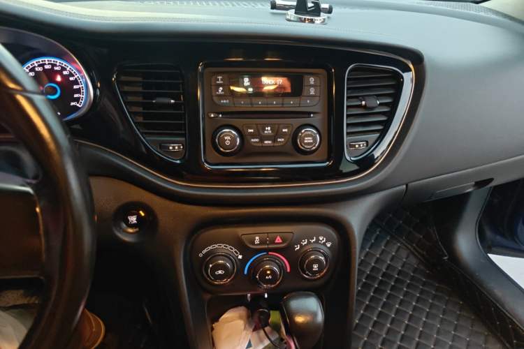 Used Fiat Ottimo 2014 1.4T Automatic Comfort Edition Audio And AC Panel