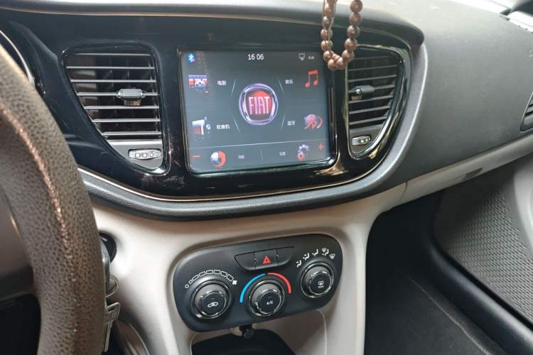 Used Fiat Ottimo 2014 1.4T Manual Fashion Edition Audio And AC Panel