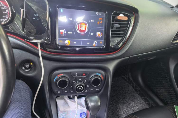 Used Fiat Ottimo 2014 1.4T Automatic Luxury Sport Edition Audio And AC Panel