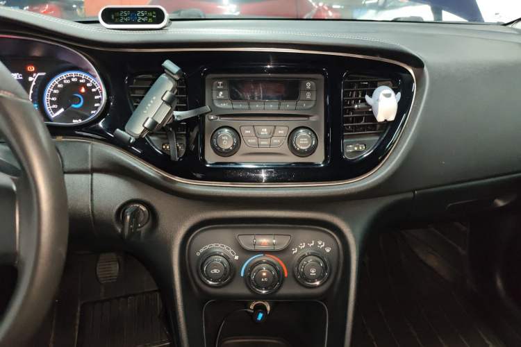 Used Fiat Ottimo 2014 1.4T Manual Comfort Edition Audio And AC Panel