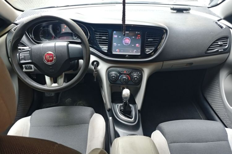 Used Fiat Ottimo 2014 1.4T Manual Fashion Edition Center Console