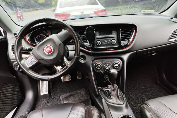 Used Fiat Ottimo 2014 1.4T Automatic Sport Edition Center Console