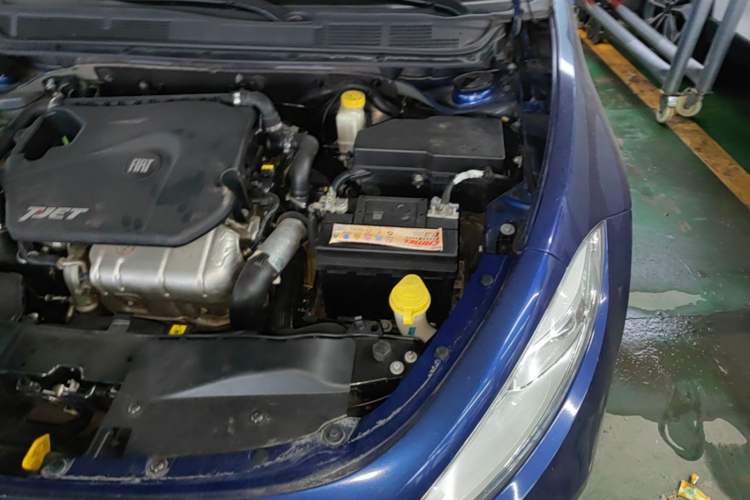Used Fiat Ottimo 2014 1.4T Automatic Sport Edition Engine Bay Left