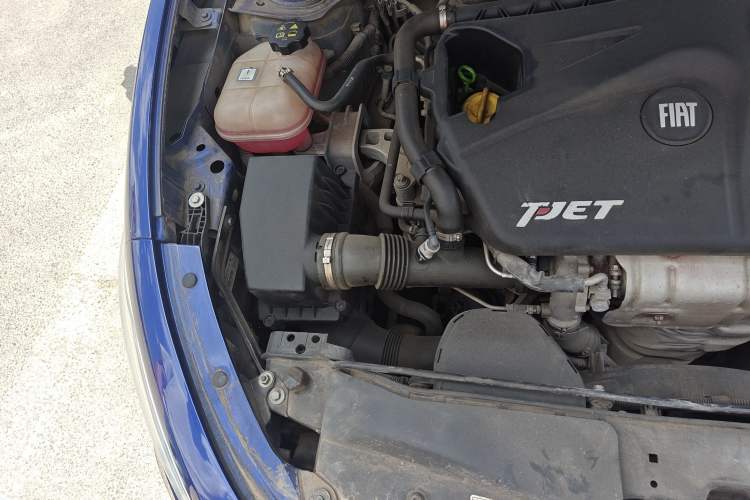 Used Fiat Ottimo 2014 1.4T Manual Comfort Edition Engine Bay Right