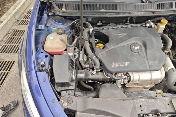 Used Fiat Ottimo 2014 1.4T Automatic Comfort Edition Engine Bay Right