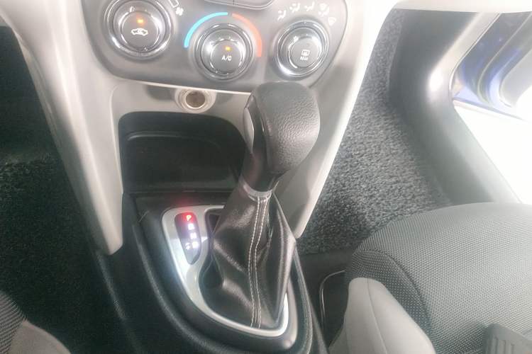 Used Fiat Ottimo 2014 1.4T Automatic Fashion Edition Gear Lever