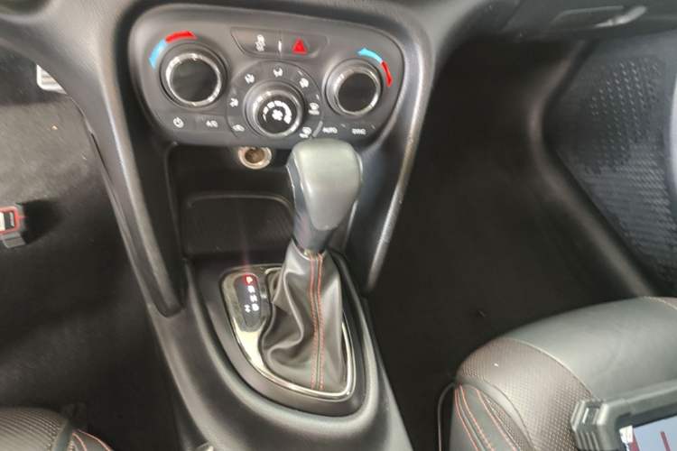 Used Fiat Ottimo 2014 1.4T Automatic Sport Edition Gear Lever