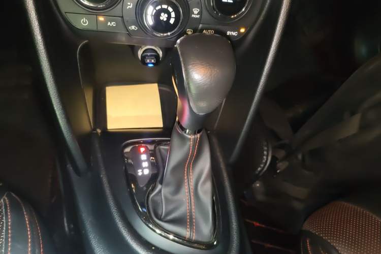 Used Fiat Ottimo 2014 1.4T Automatic Sport Edition Gear Lever