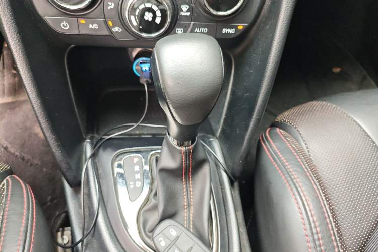 Used Fiat Ottimo 2014 1.4T Automatic Sport Edition Gear Lever