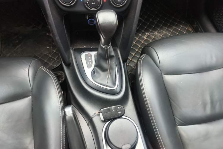 Used Fiat Ottimo 2014 1.4T Automatic Comfort Edition Gear Lever