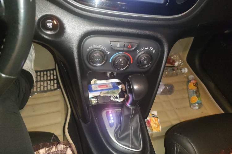 Used Fiat Ottimo 2014 1.4T Automatic Comfort Edition Gear Lever