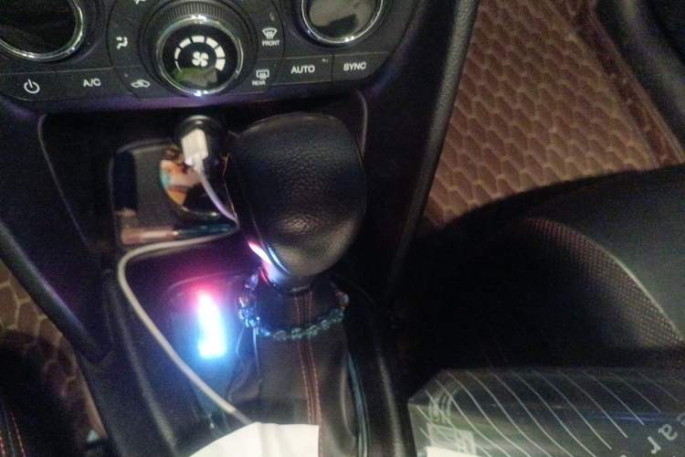 Used Fiat Ottimo 2014 1.4T Automatic Luxury Sport Edition Gear Lever