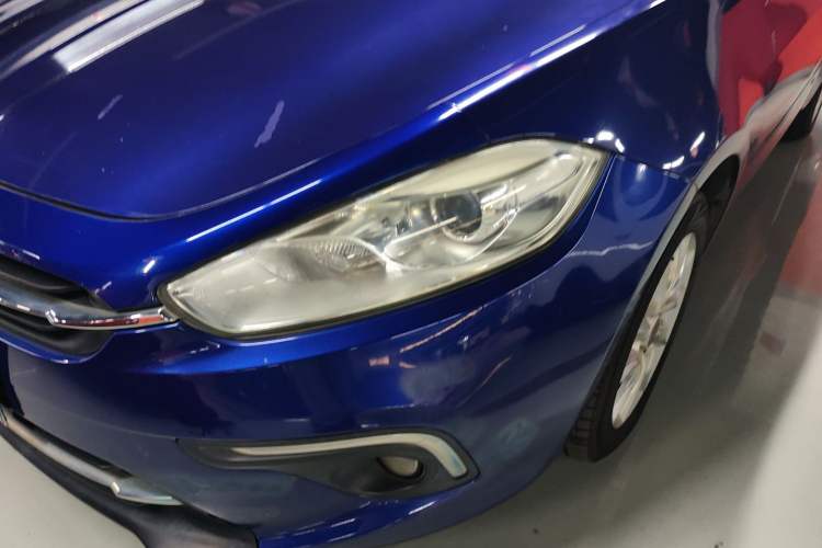 Used Fiat Ottimo 2014 1.4T Manual Comfort Edition Left Front Headlight