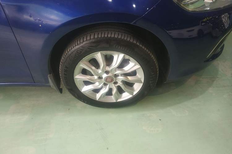 Used Fiat Ottimo 2014 1.4T Automatic Fashion Edition Left Front Wheel Hub