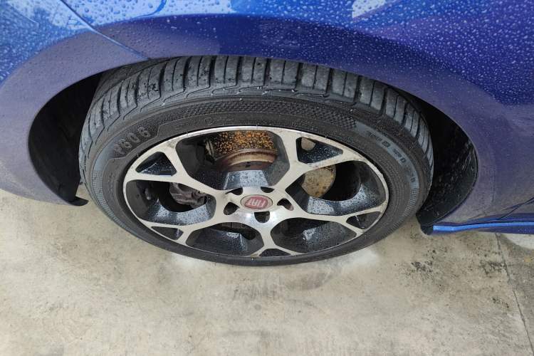 Used Fiat Ottimo 2014 1.4T Automatic Sport Edition Left Front Wheel Hub